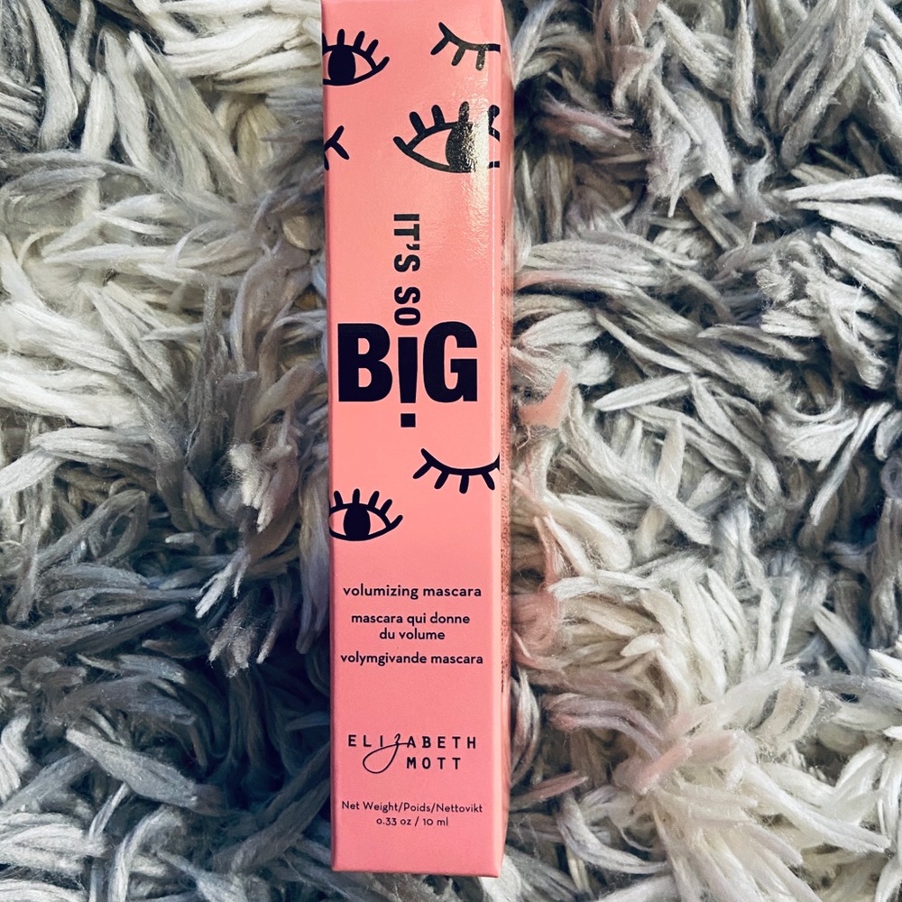 Voluminizing mascara IT’S SO BIG